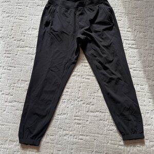 Lululemon Men's black Joggers